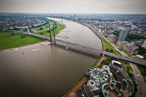 Вид с телебашни Дюссельдорфа. Германия.